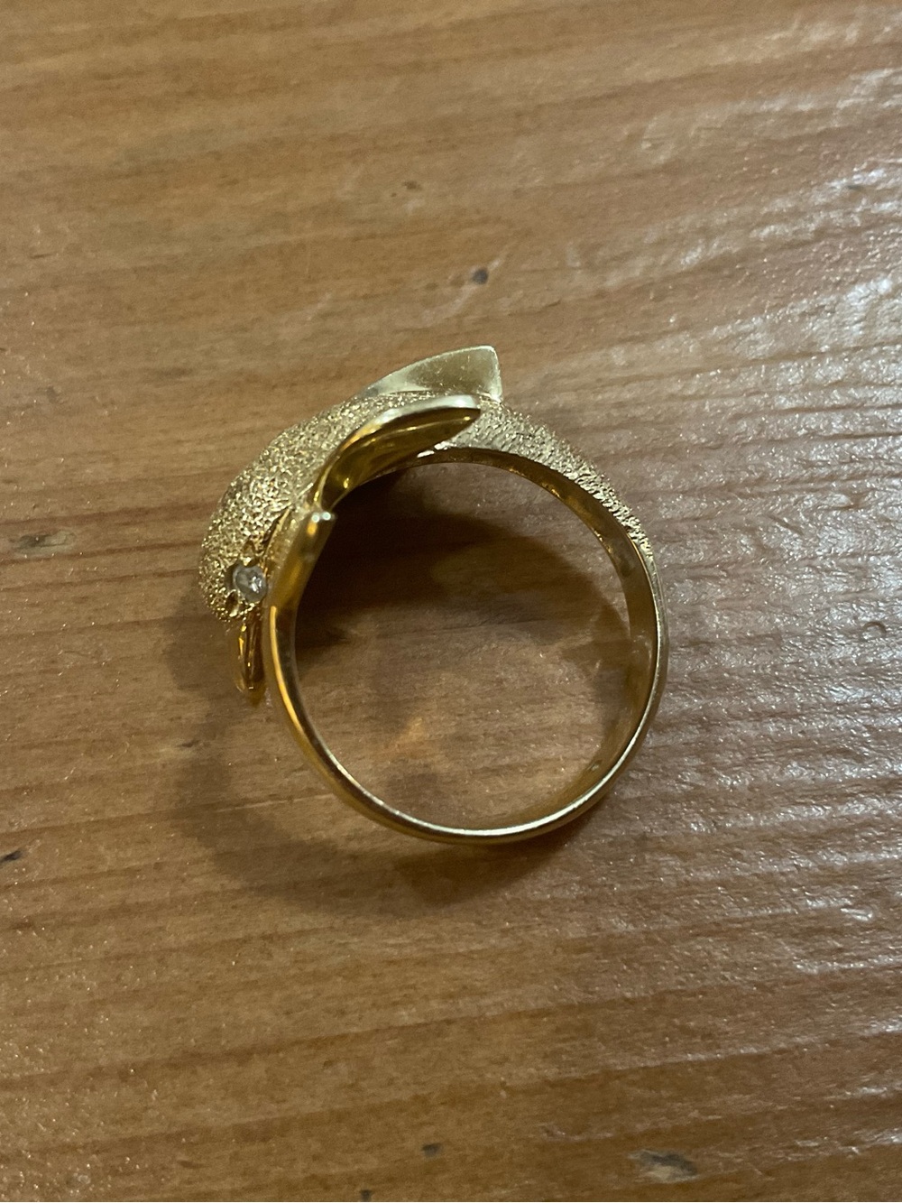 Beverly Hills Gold: 14k. Wrap around dolphin ring with diamond eyes size six (6) - Picture 4 of 6